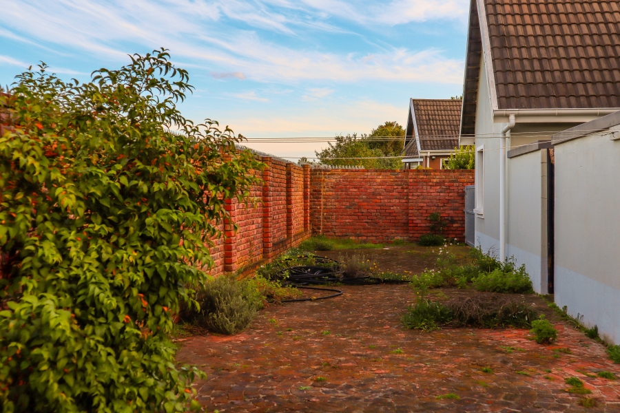 3 Bedroom Property for Sale in The Island Western Cape